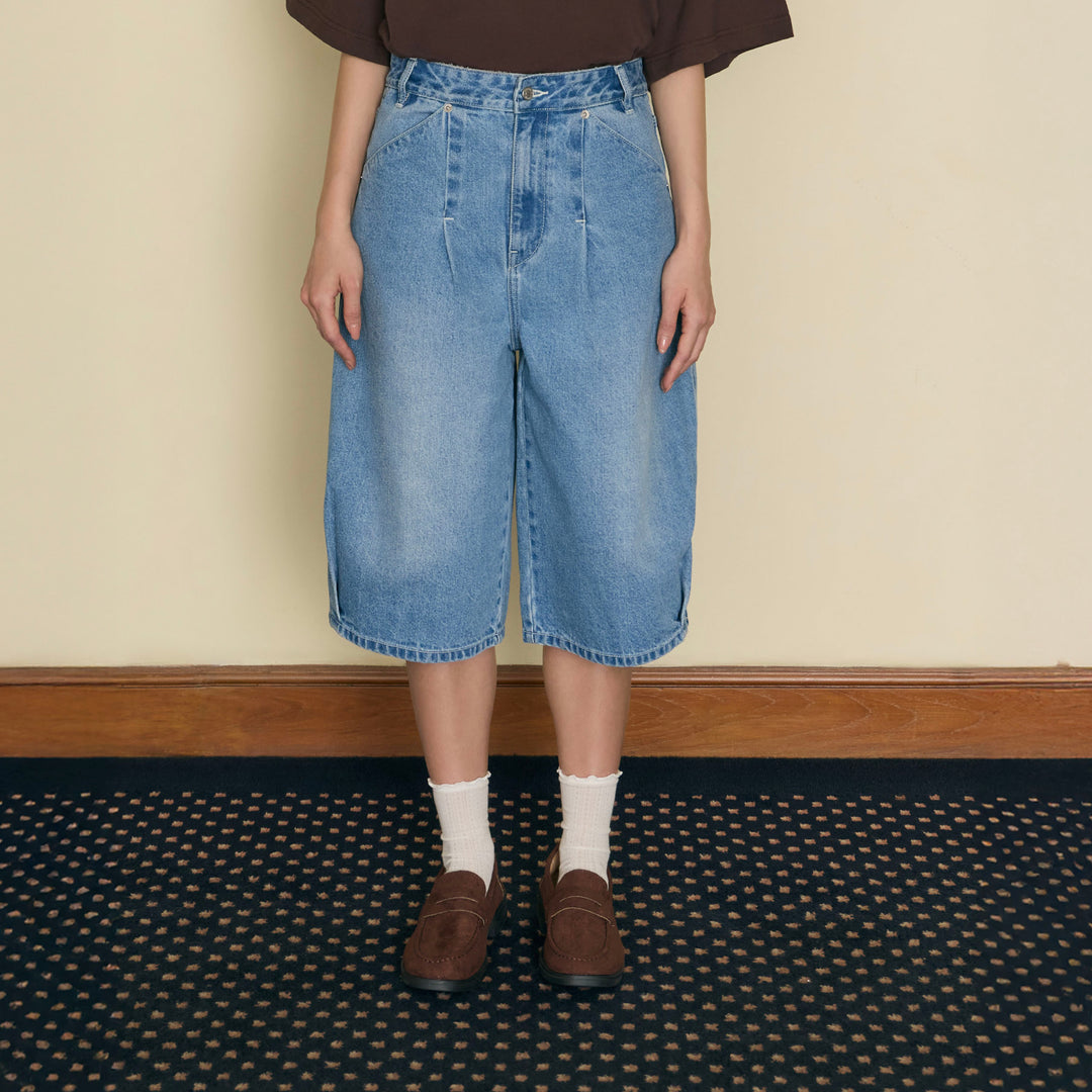 Between Moments Denim Capri | Washed Blue