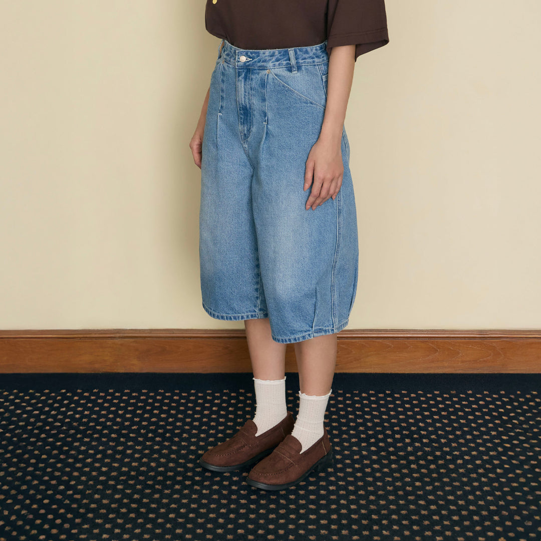 Between Moments Denim Capri | Washed Blue