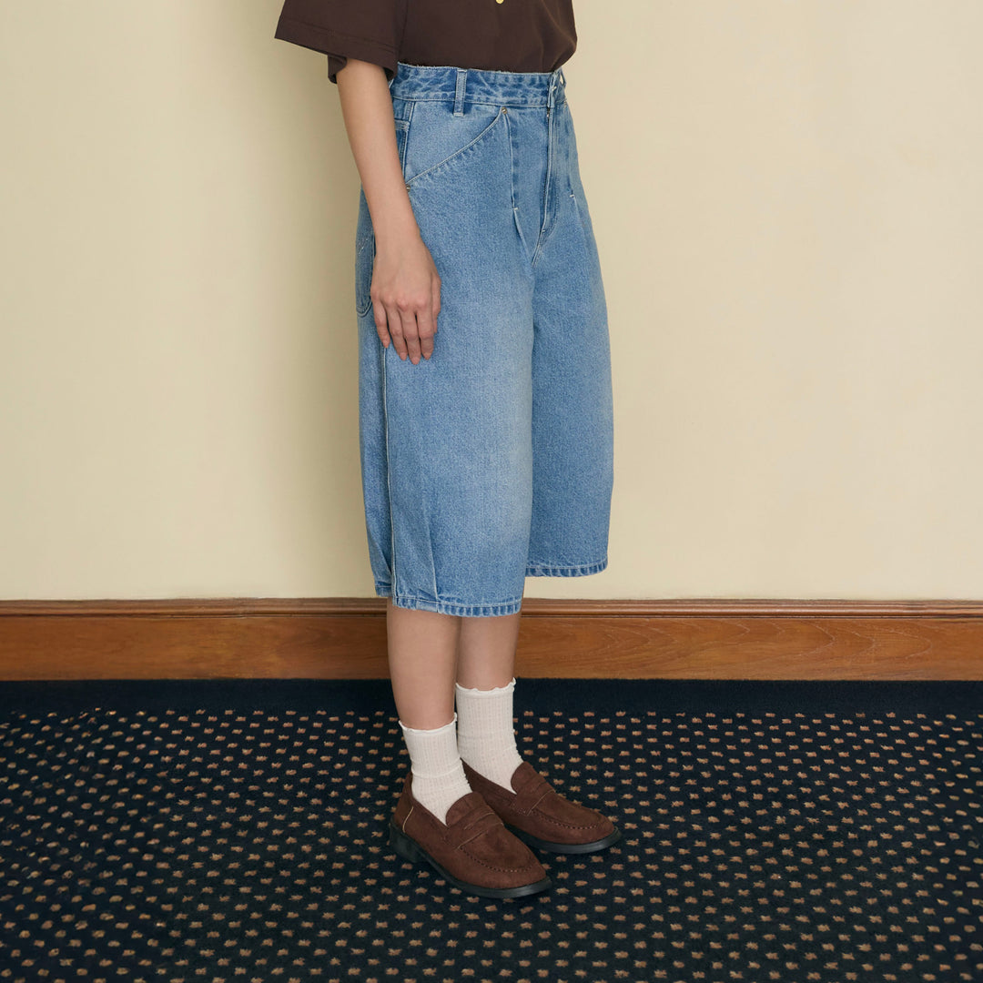 Between Moments Denim Capri | Washed Blue